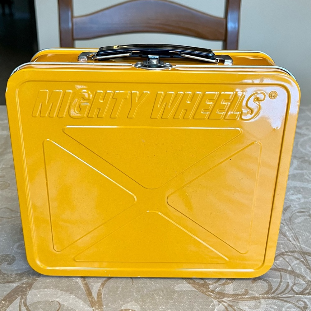 Mighty Wheels Tin